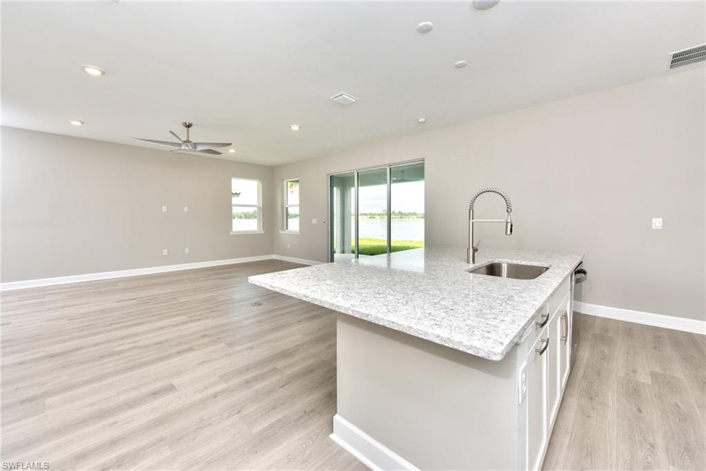 VALENCIA LAKES - Residential Lease