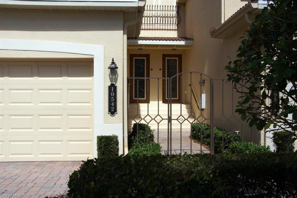 COACH HOMES AT HERITAGE BAY - Residential