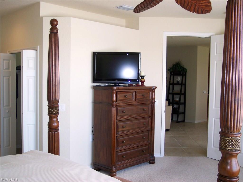 COACH HOMES AT HERITAGE BAY - Residential