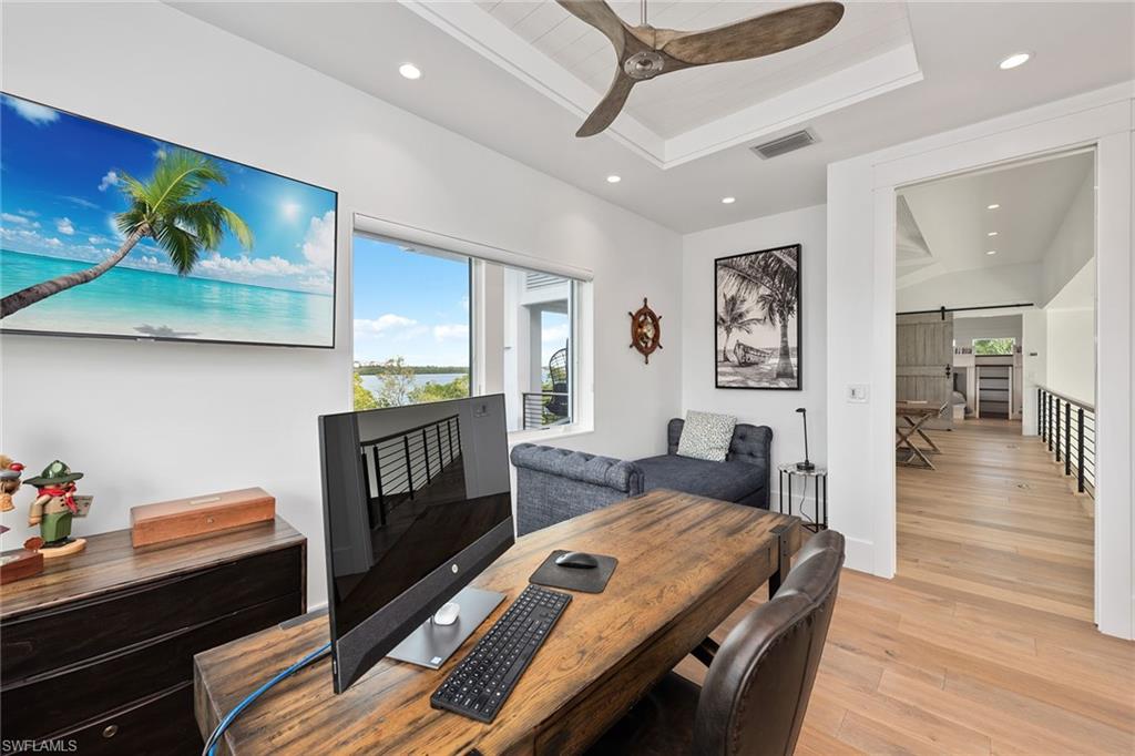 HIDEAWAY BEACH - Residential