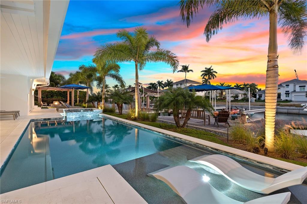 HIDEAWAY BEACH - Residential