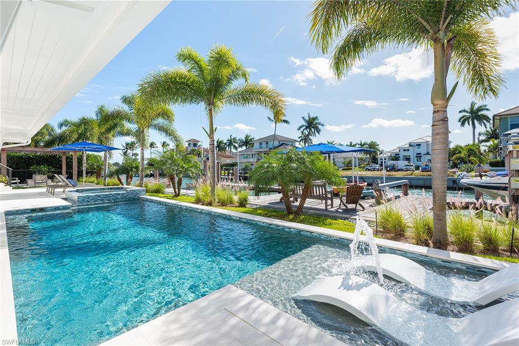 HIDEAWAY BEACH - Residential