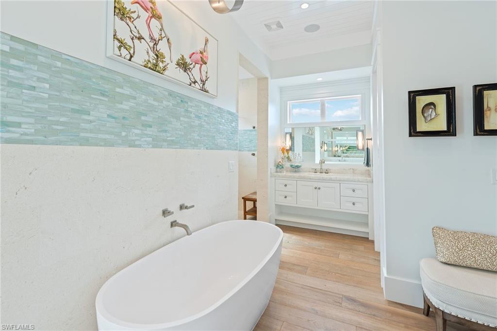 HIDEAWAY BEACH - Residential