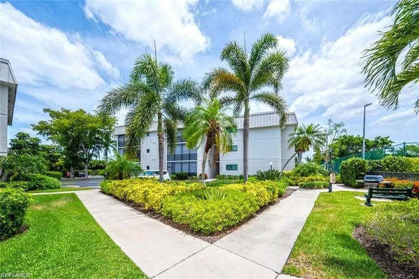 788 PARK SHORE DR APT H36, NAPLES, FL 34103 - Image c9e0e2b70b7c02aabd304f6fa38ceed4/1331645667