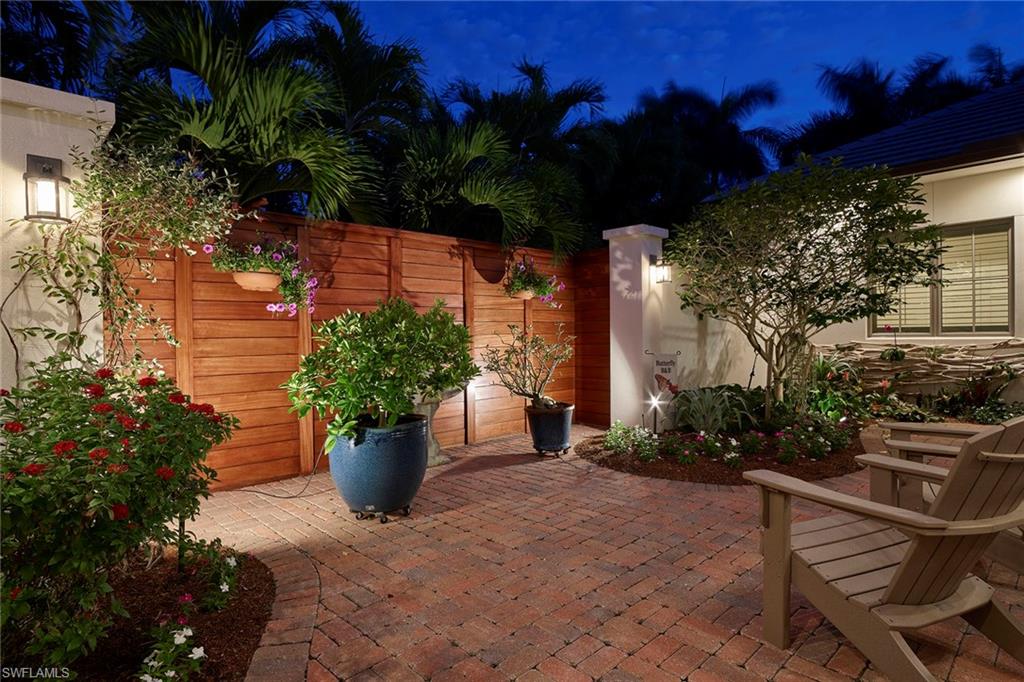 MOORINGS - Residential