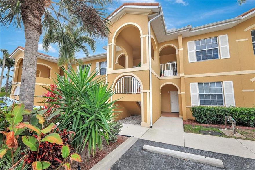 Beautiful condo with 3 bedrooms and 2 bathrooms, cathedral ceiling, Lanai with open concept lay out with split bedrooms, The condo is well taken care and ready for new owners. Located near many famous stores and restaurants. Your perfect condo in Cape Coral Florida, near beaches, natural parks and more. enjoy the great weather year around and of all Florida has to offer.