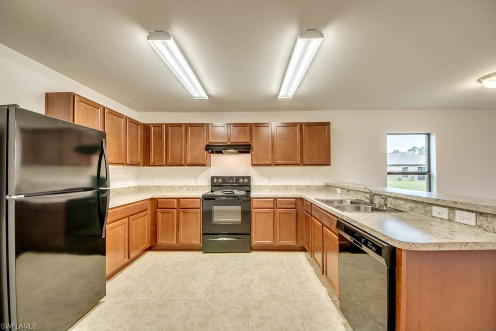 SHADOW LAKES - Residential