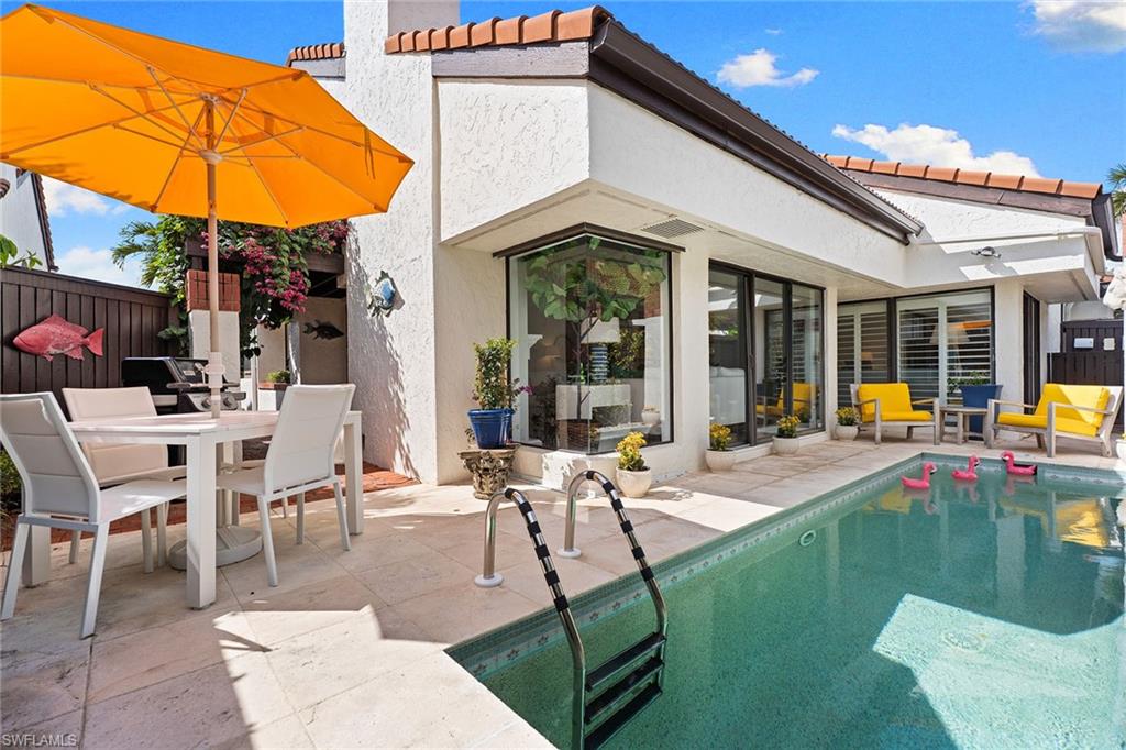 BAY VILLAS - Residential