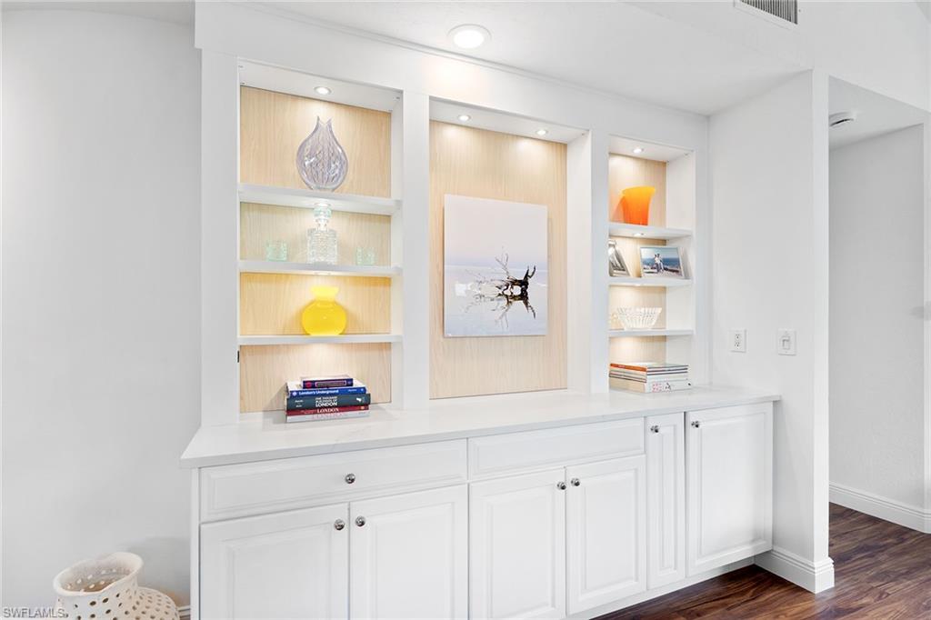 BAY VILLAS - Residential