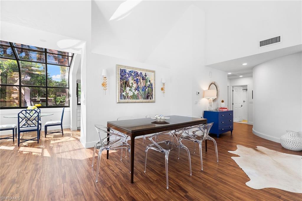 BAY VILLAS - Residential