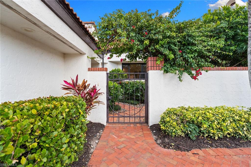 BAY VILLAS - Residential