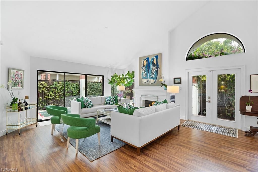 Photo of 515 Bay Villas LN, NAPLES, FL 34108 (MLS # 226007992)