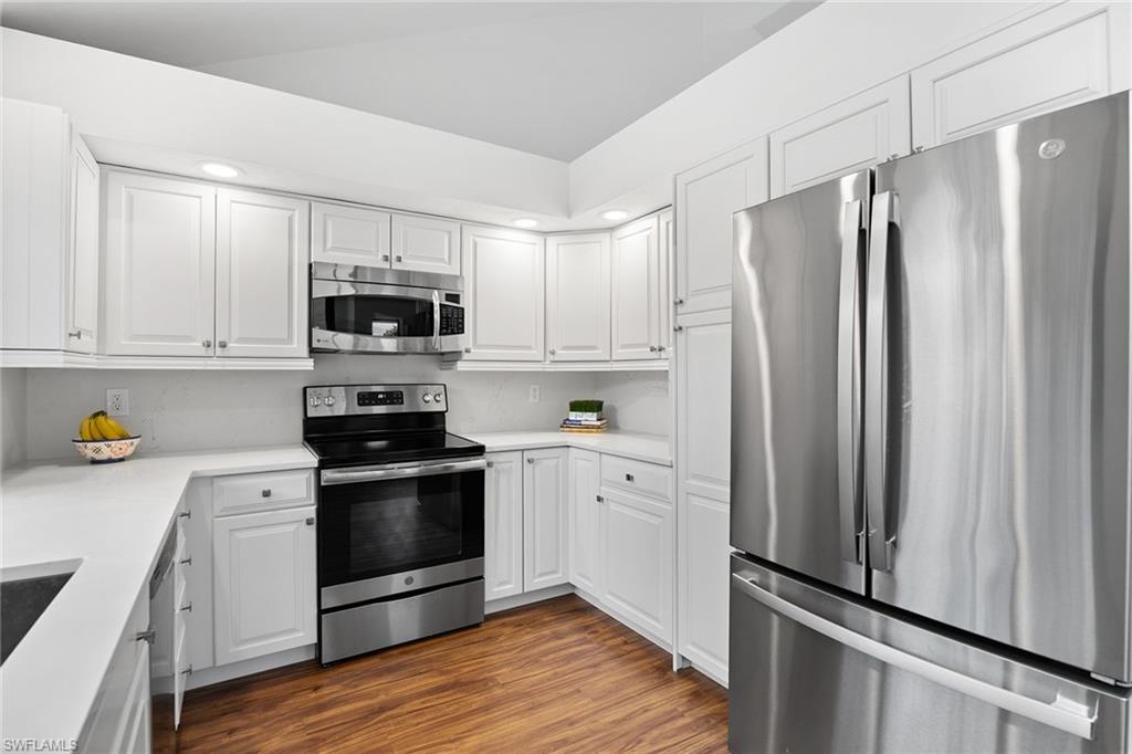 BAY VILLAS - Residential