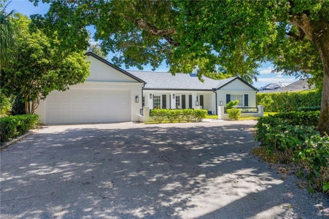 Photo of 2728 Crayton RD, NAPLES, FL 34103 (MLS # 226034757)