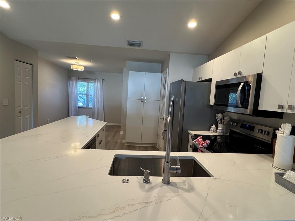 LAKEVIEW AT CARLTON LAKES - Residential Lease