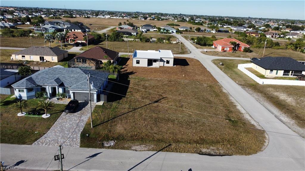 CAPE CORAL - Land