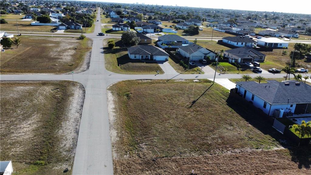 CAPE CORAL - Land