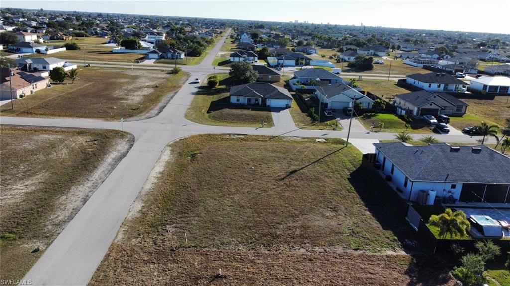 CAPE CORAL - Land