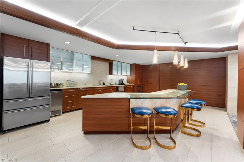 MONACO BEACH CLUB - Residential