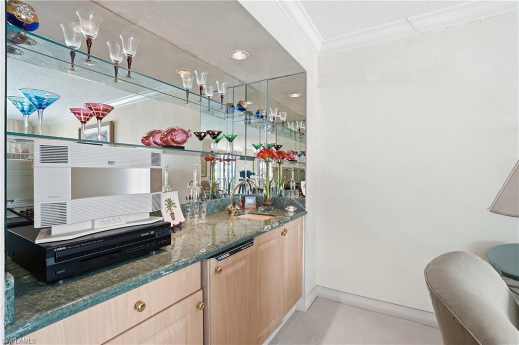 MONACO BEACH CLUB - Residential