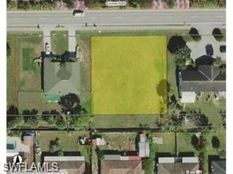 THE BEST MULTIFAMILY FOURPLEX LOT, AT THE BEST PRICE$$$$$$
MULTI FAMILY LOT ON CORONADO PARKWAY. CLOSE TO SHOPPING, COMMUNITY CENTER, LIBRARY AND PARK. ZONE RMF 12, UP TO 4 UNITS COULD BE BUILD. FGUA REPORTS CENTRAL WATER AVAILABLE. POSSIBLE 11.4 CAP RETURN PLEASE LOOK AT PRO/FORMA ATTACHED