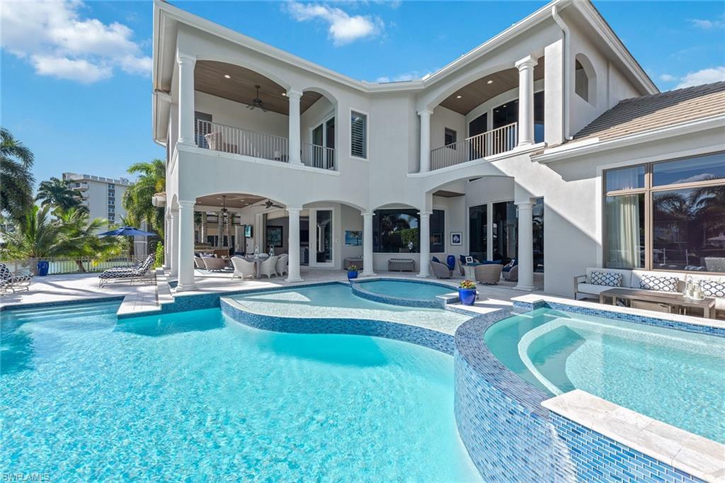 MOORINGS - Residential