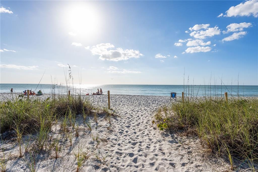 MOORINGS - Residential