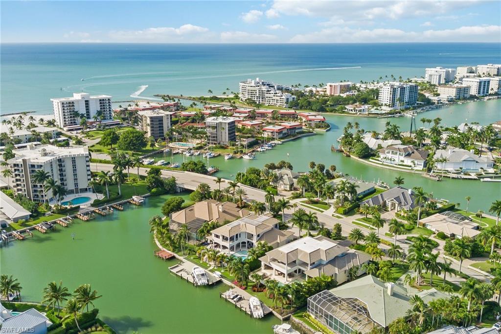 MOORINGS - Residential