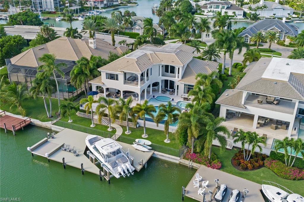 MOORINGS - Residential