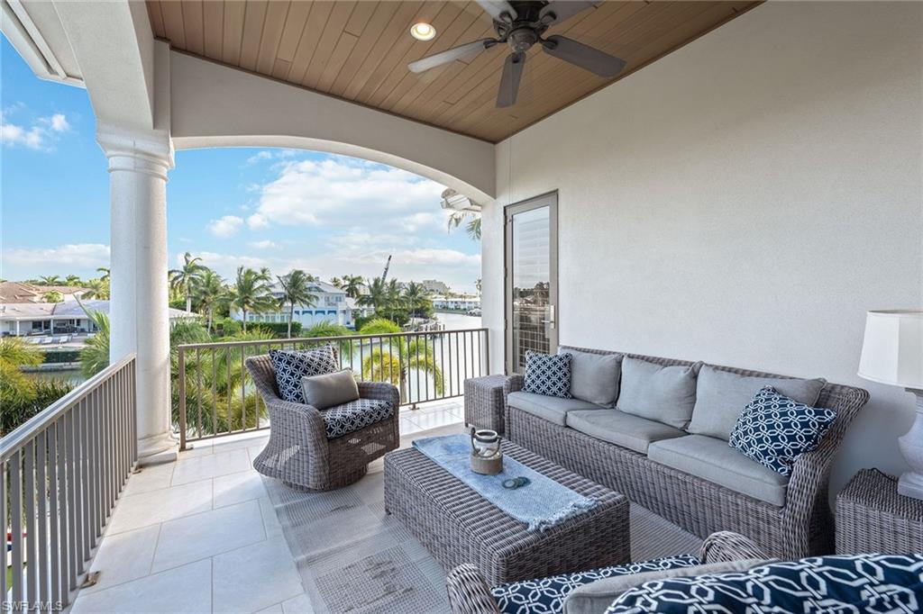 MOORINGS - Residential