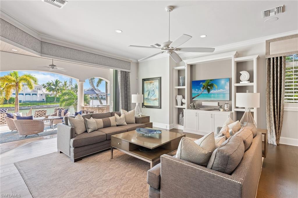 MOORINGS - Residential