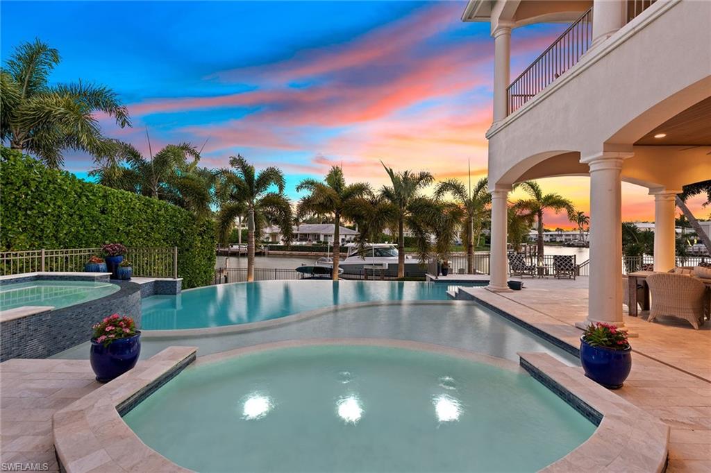 MOORINGS - Residential