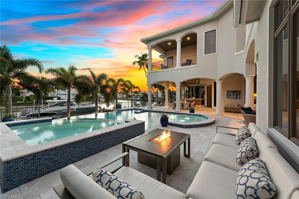 MOORINGS - Residential