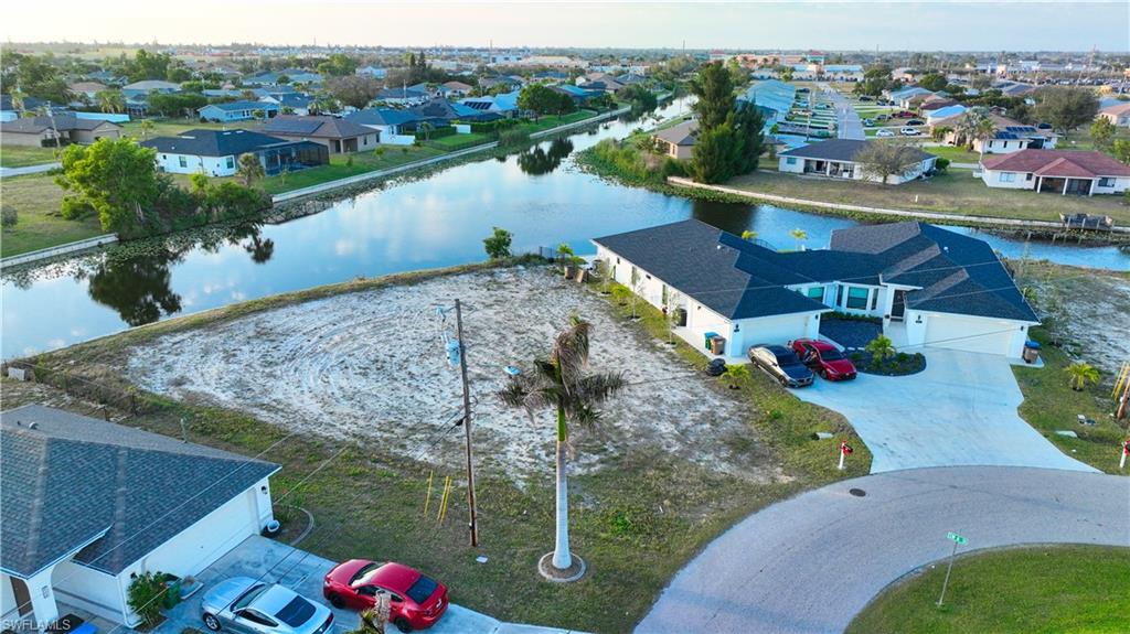 CAPE CORAL - Land