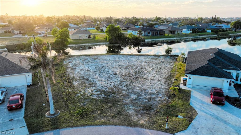 CAPE CORAL - Land