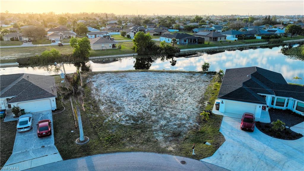 CAPE CORAL - Land