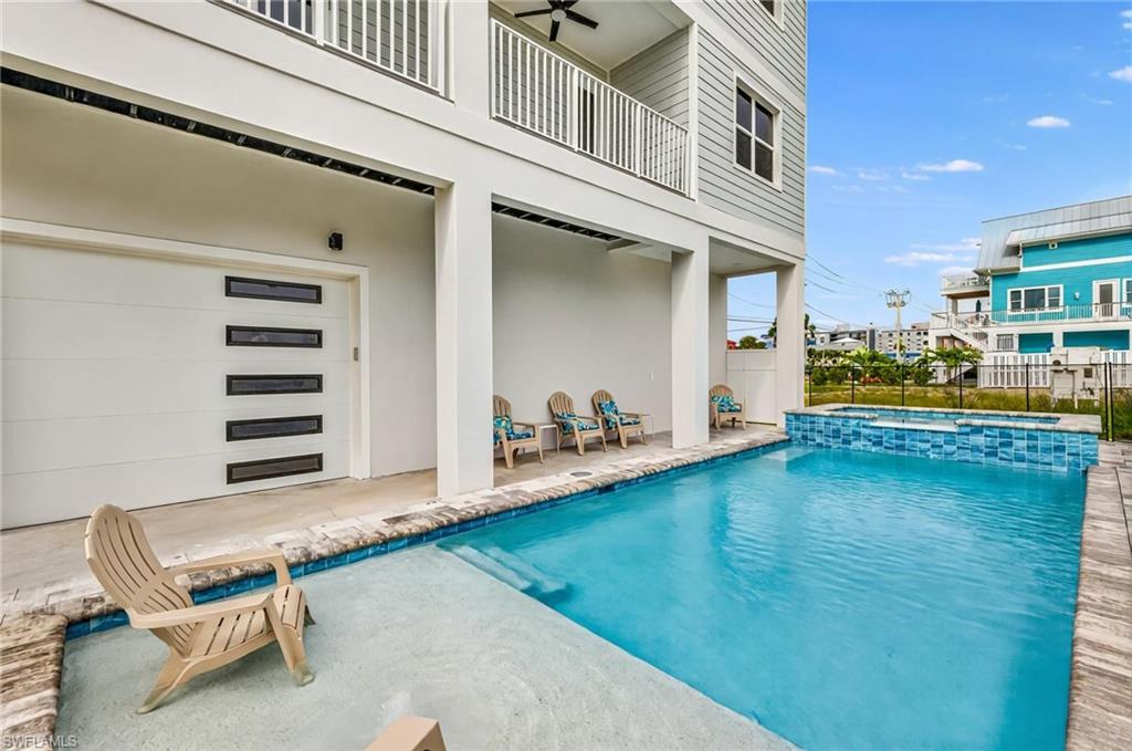 ISLAND SHORES - Residential