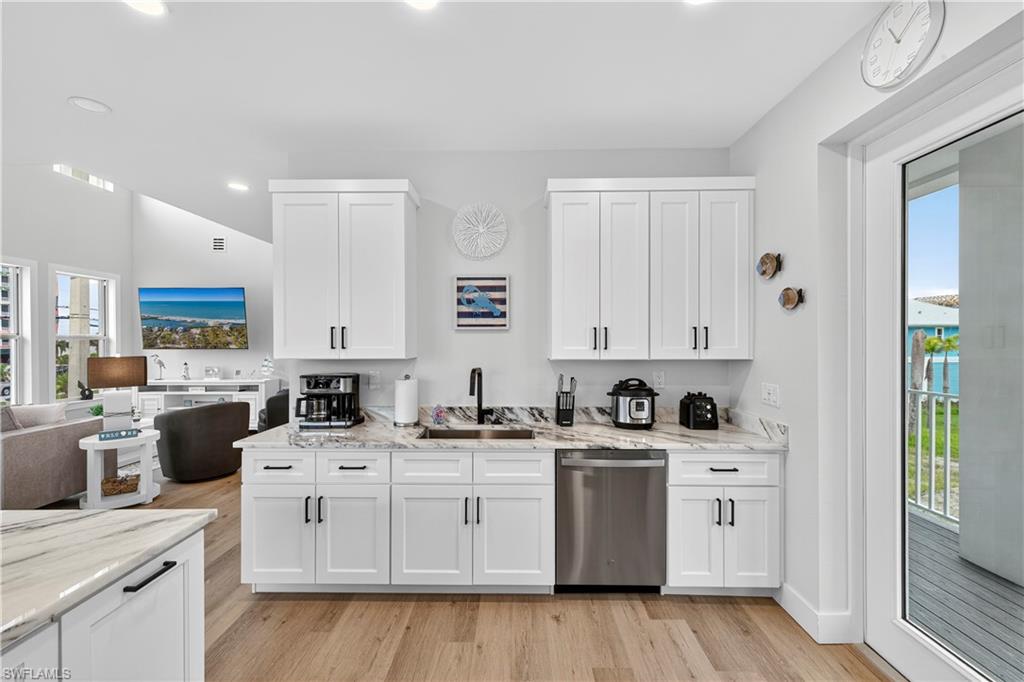 ISLAND SHORES - Residential