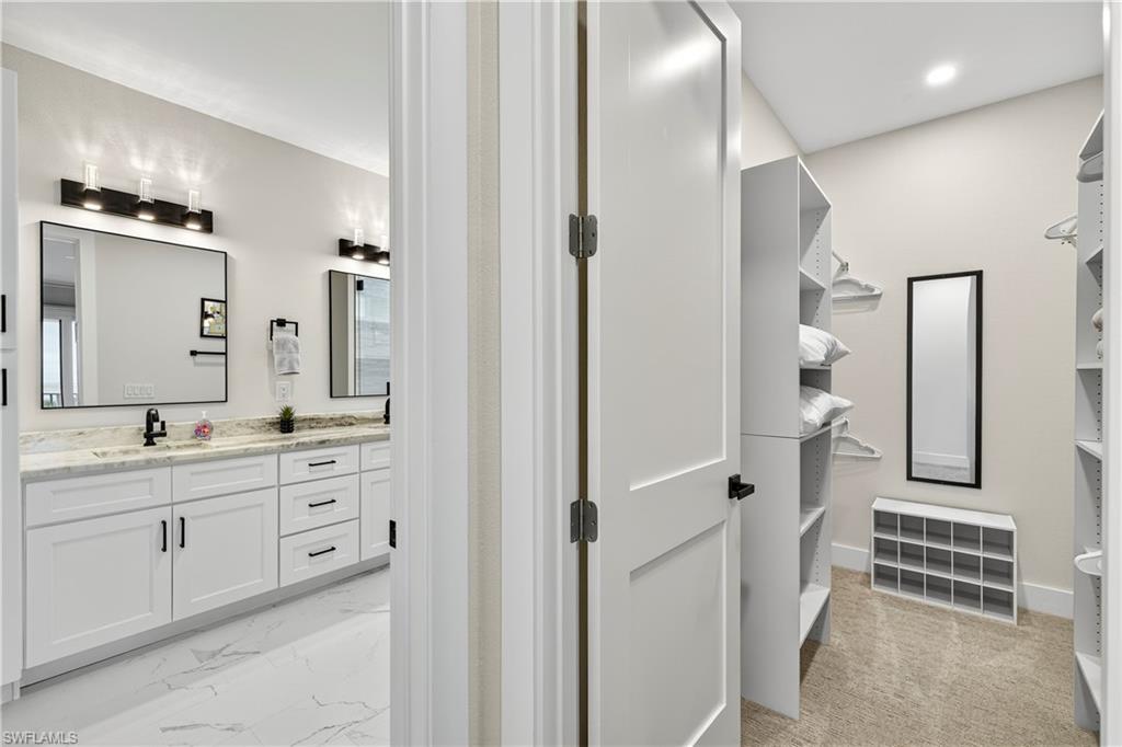 ISLAND SHORES - Residential