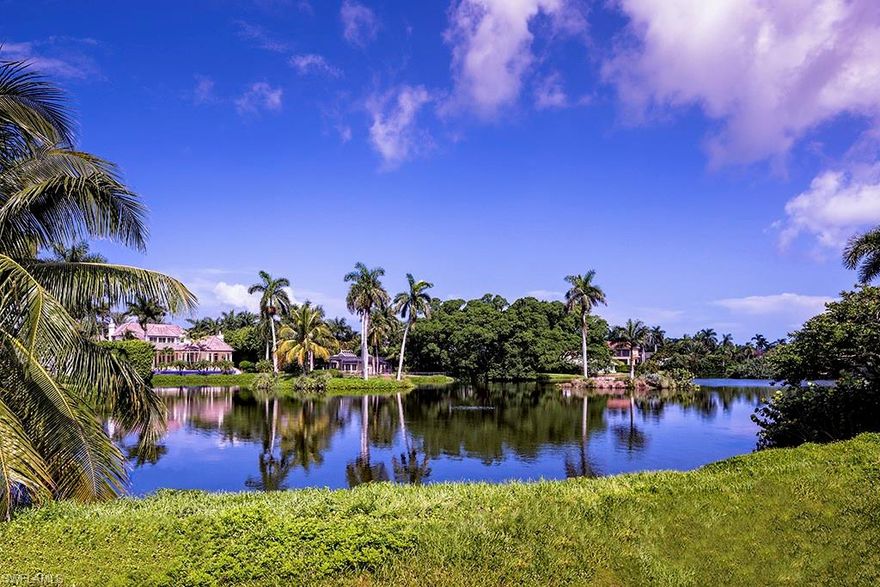 Sometimes referred to as “the garden spot” of Port Royal, the pastoral lifestyle along the shores of Lantern Lake is a major attraction to many Port Royal buyers. An Audubon handbook is definitely in order as one peers at the rookeries in the distance. A major advantage of this area is the proximity to the Port Royal Club with its world class beachfront dining and nearby access to the Club’s tennis center and comprehensive health club facilities.