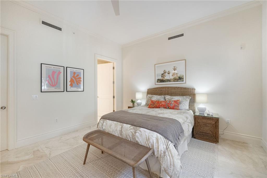 CHARLESTON SQUARE - Residential