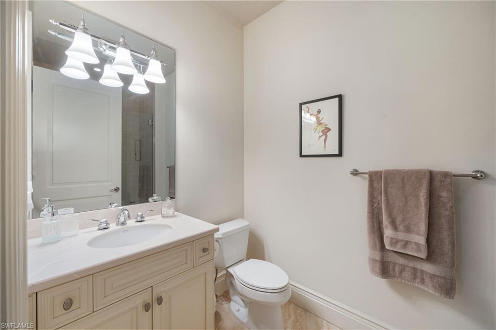 CHARLESTON SQUARE - Residential