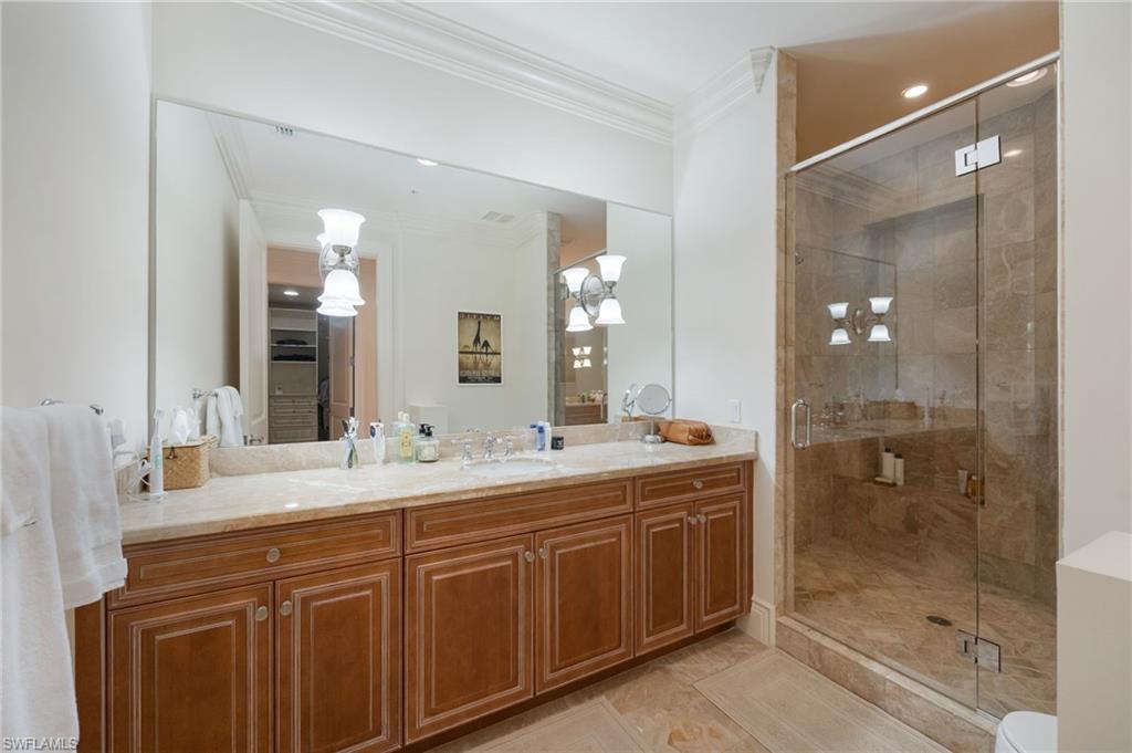 CHARLESTON SQUARE - Residential