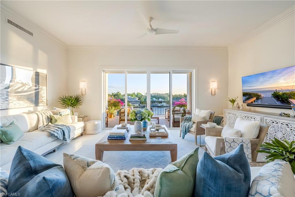 CHARLESTON SQUARE - Residential