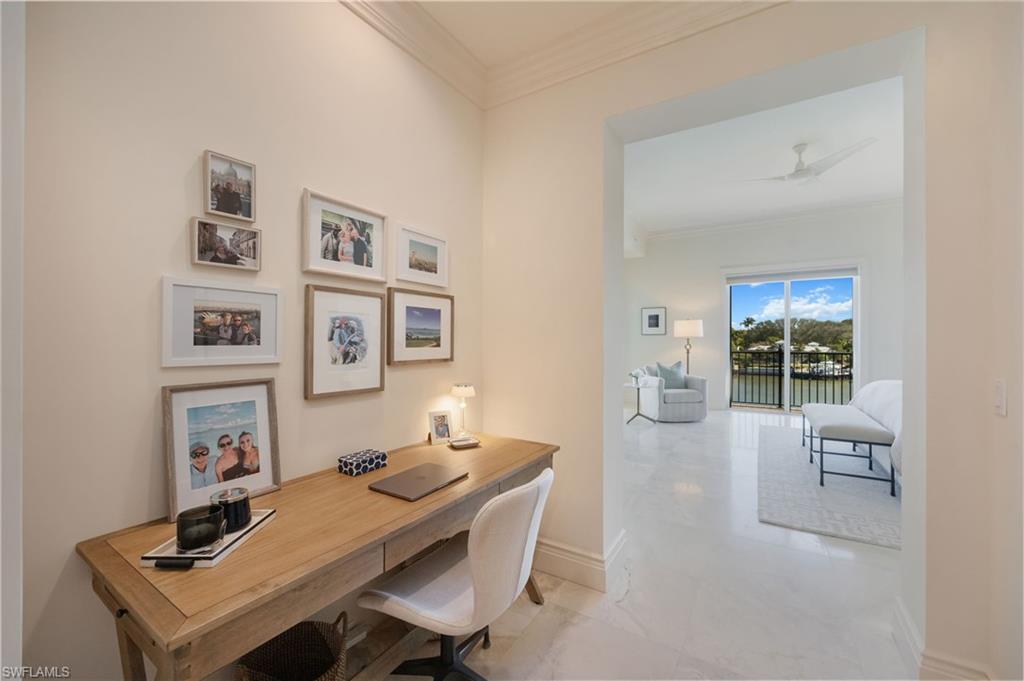 CHARLESTON SQUARE - Residential