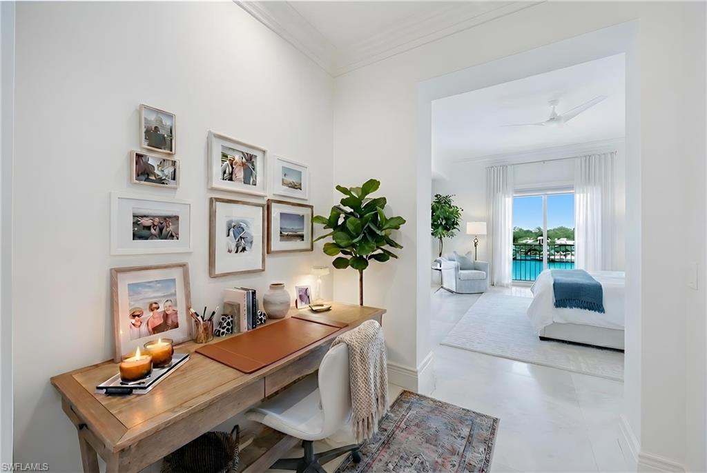 CHARLESTON SQUARE - Residential