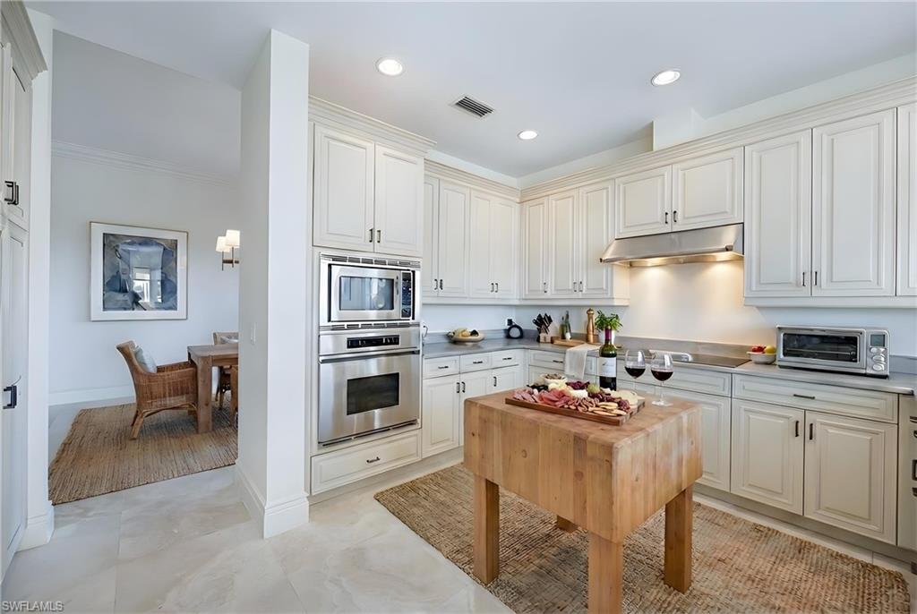 CHARLESTON SQUARE - Residential