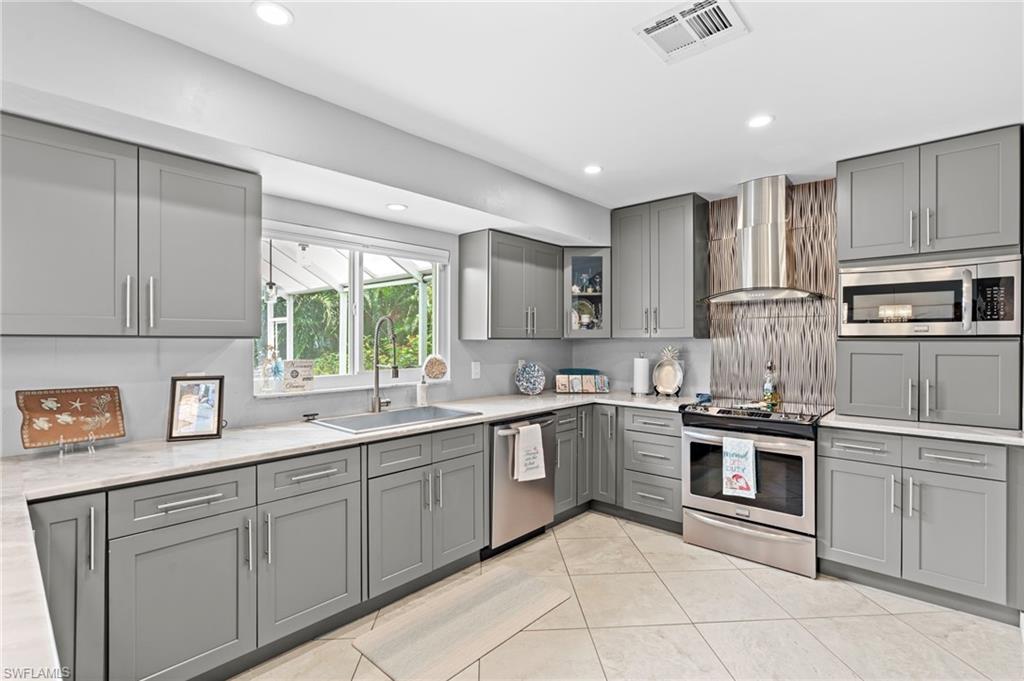 MARCO ISLAND - Residential