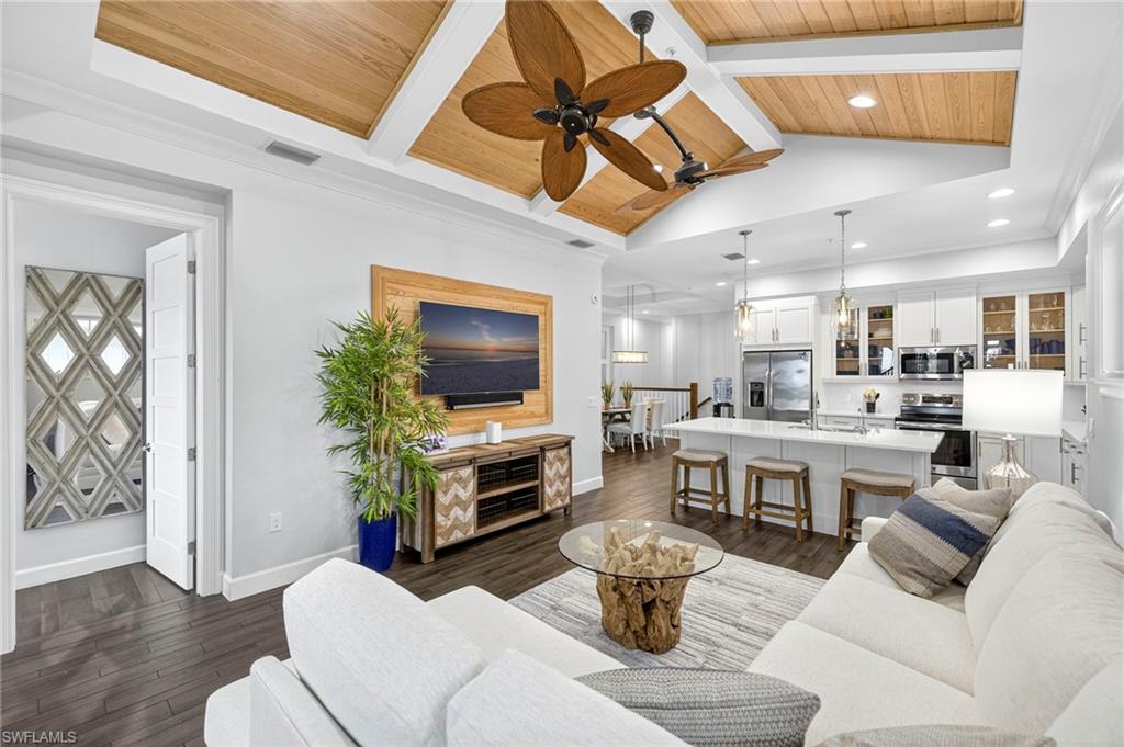 6541 Dominica DR 201