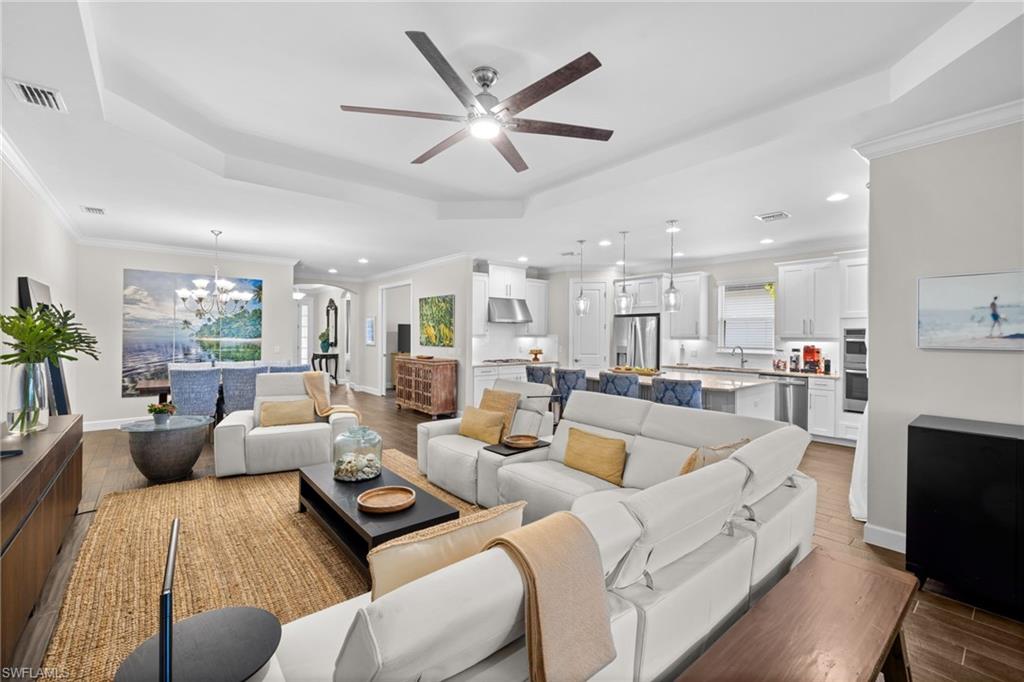 ESPLANADE - Residential